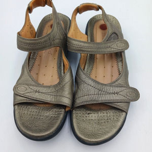 Clarks Structured Metallic Sandals Women's 9.5M  Leather Shoes